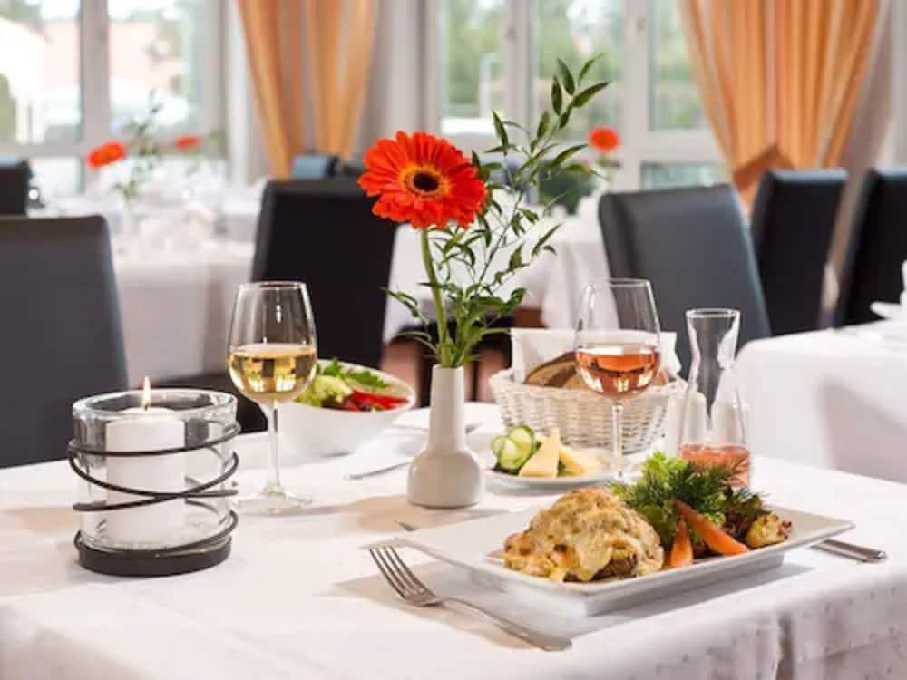 Achat Hotel Schwarzheide Lausitz Ngoại thất bức ảnh